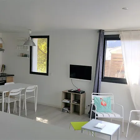 Grand Sous Les Pins Avec Jardin アパート ラバンヌ